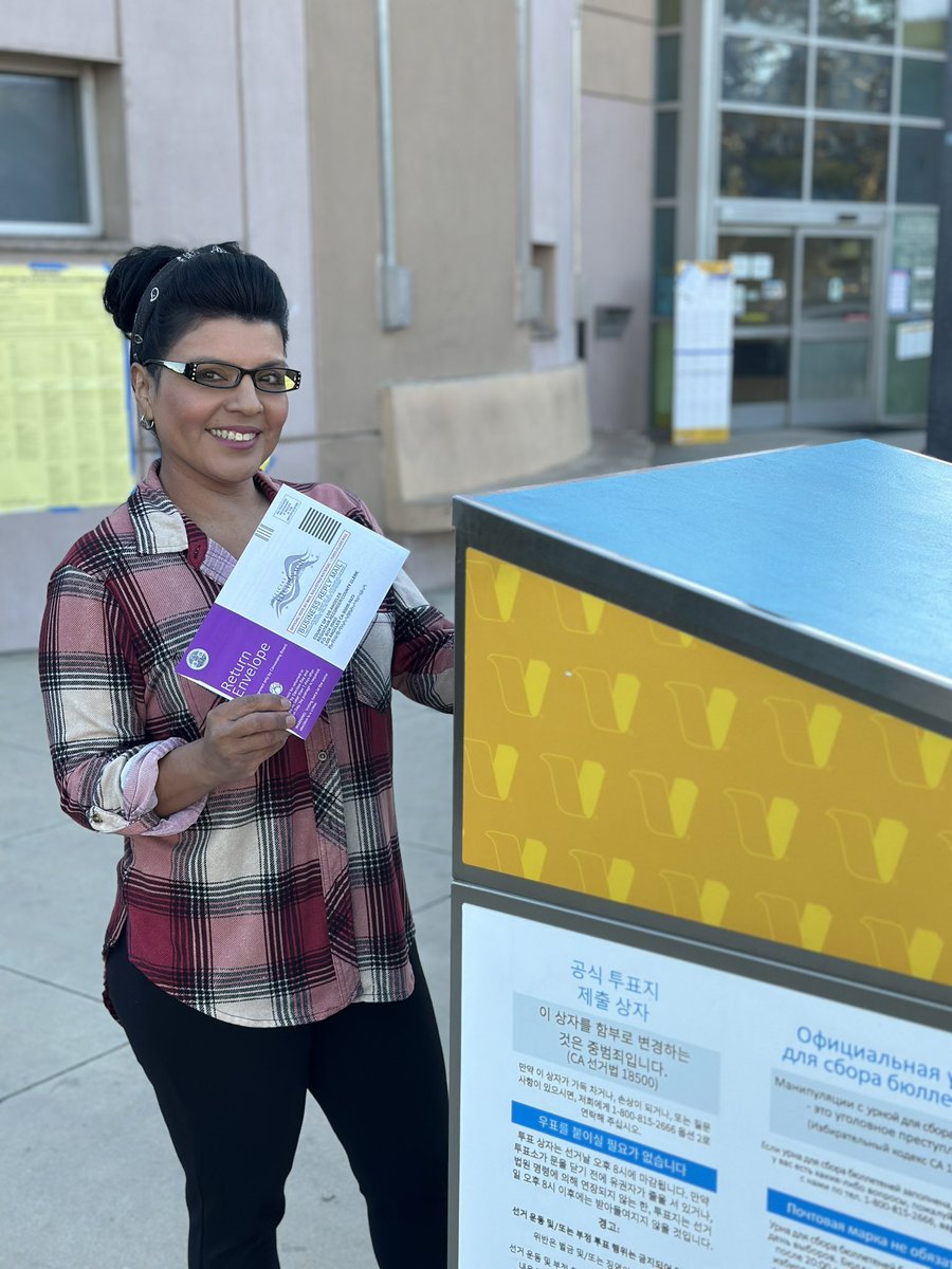 SunValleyBranch's tweet photo. Just a reminder you have until 8 pm tonight to drop off your ballot for today's election at our branch in the Official Ballot Drop Box. You can drop your ballot off to any one of LAPL's other 72 branches. Go here https://t.co/LSeC8RuJyP to find the nearest one to you. https://t.co/O9g2n0LaC1