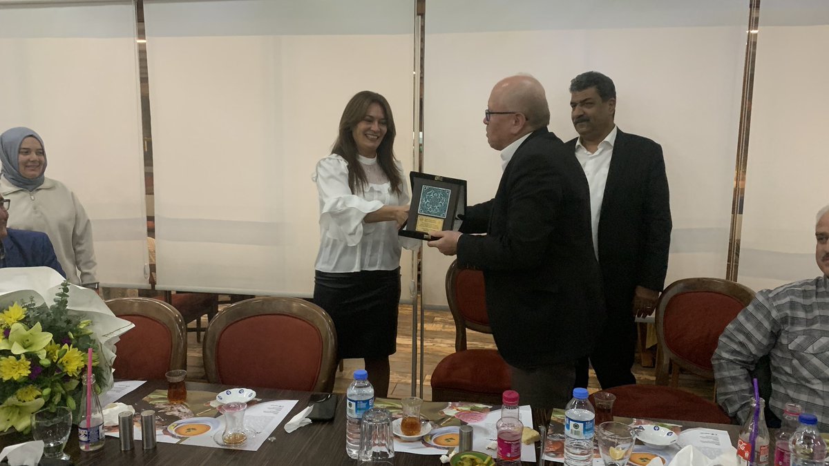 UsakNufus's tweet photo. Denizli Valiliğine Protokol Müdürü olarak atanan 
İl Müdürümüz Huriye AKYOL için 
İl ve İlçe Müdürlüklerimizdeki personellerimizin katılımıyla veda yemeği düzenledik  
Sn.Müdürümüze yeni görevinde başarılar dileriz.
. @aktasnaci @itasyapan @TC_UsakValiligi @Huriyeakyol1 https://t.co/1DJ1IQS3UL