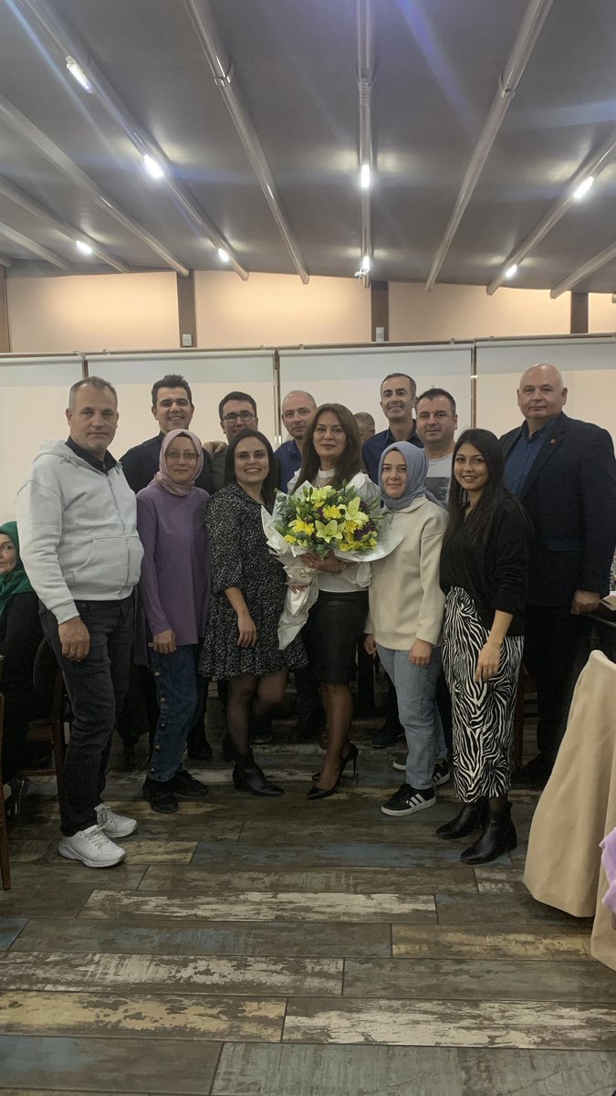 UsakNufus's tweet photo. Denizli Valiliğine Protokol Müdürü olarak atanan 
İl Müdürümüz Huriye AKYOL için 
İl ve İlçe Müdürlüklerimizdeki personellerimizin katılımıyla veda yemeği düzenledik  
Sn.Müdürümüze yeni görevinde başarılar dileriz.
. @aktasnaci @itasyapan @TC_UsakValiligi @Huriyeakyol1 https://t.co/1DJ1IQS3UL
