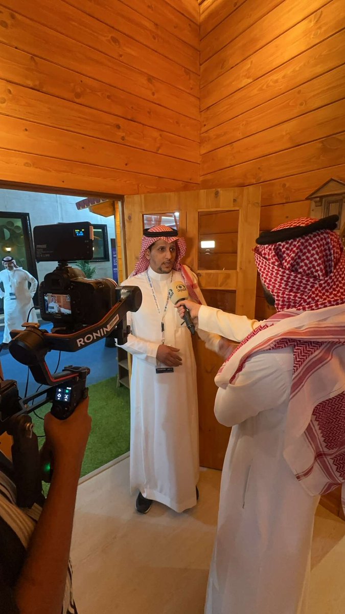 H_woodenhouse's tweet photo. مقابلة مع مدير مصنع الحسين للمنازل الريفية الأستاذ محمد سلطان زيد الحسين ستعرض يوم الجمعة القادم على قناة المجد في برنامج نحن هنا. https://t.co/iz7AVGBkqM