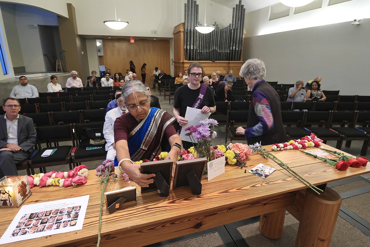 rothkochapel's tweet photo. A heartfelt thank you to @covenanthouston  for hosting our Day of Remembrance on Thursday, October 31st. This interfaith gathering brought our community together to commemorate Día de los Muertos and All Saints’ Day through powerful music, poetry, and storytelling. https://t.co/h12DMs8PSf