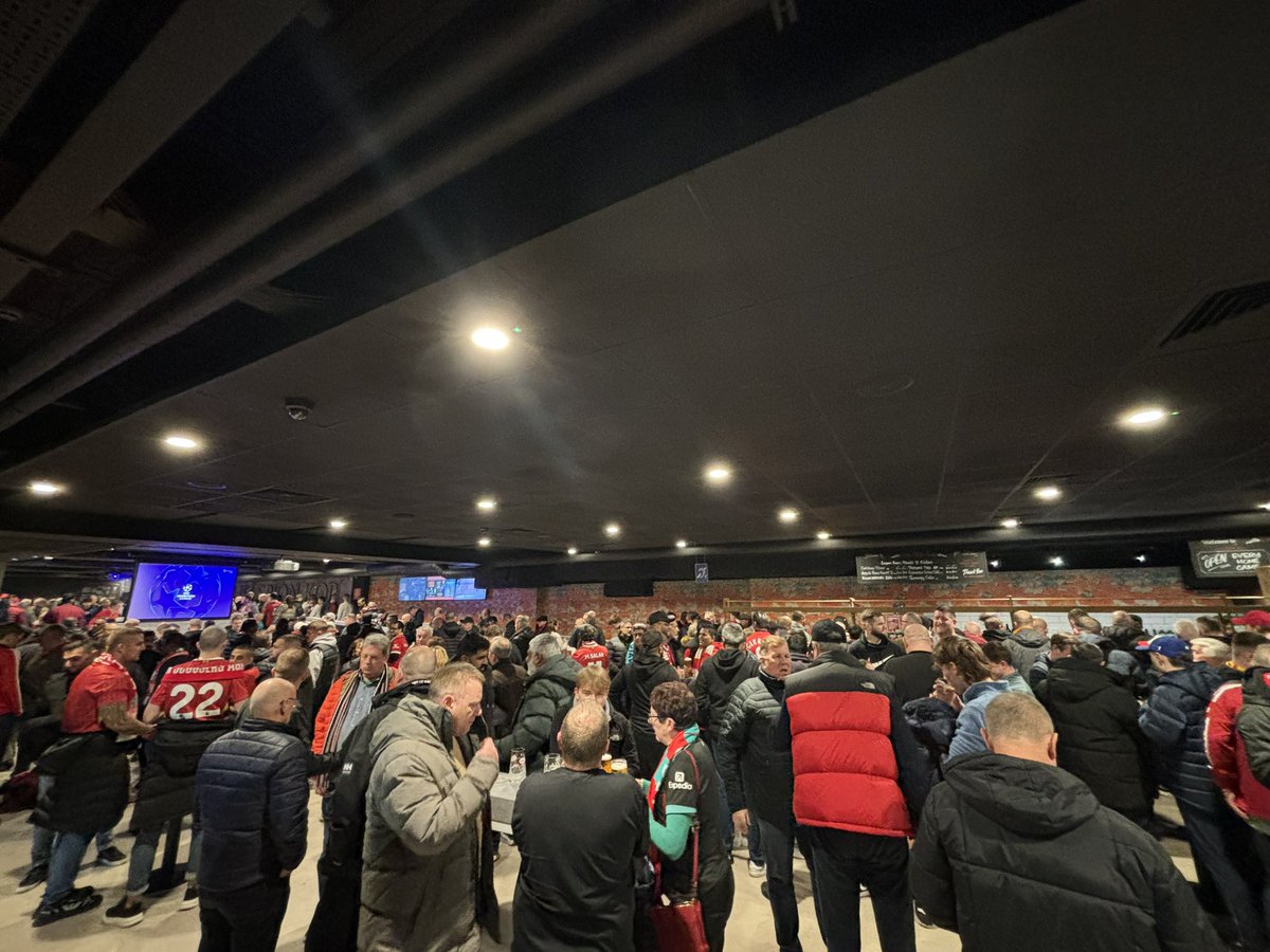 johnymassam's tweet photo. European nights. Nothing better. https://t.co/M6aSwGHqjR