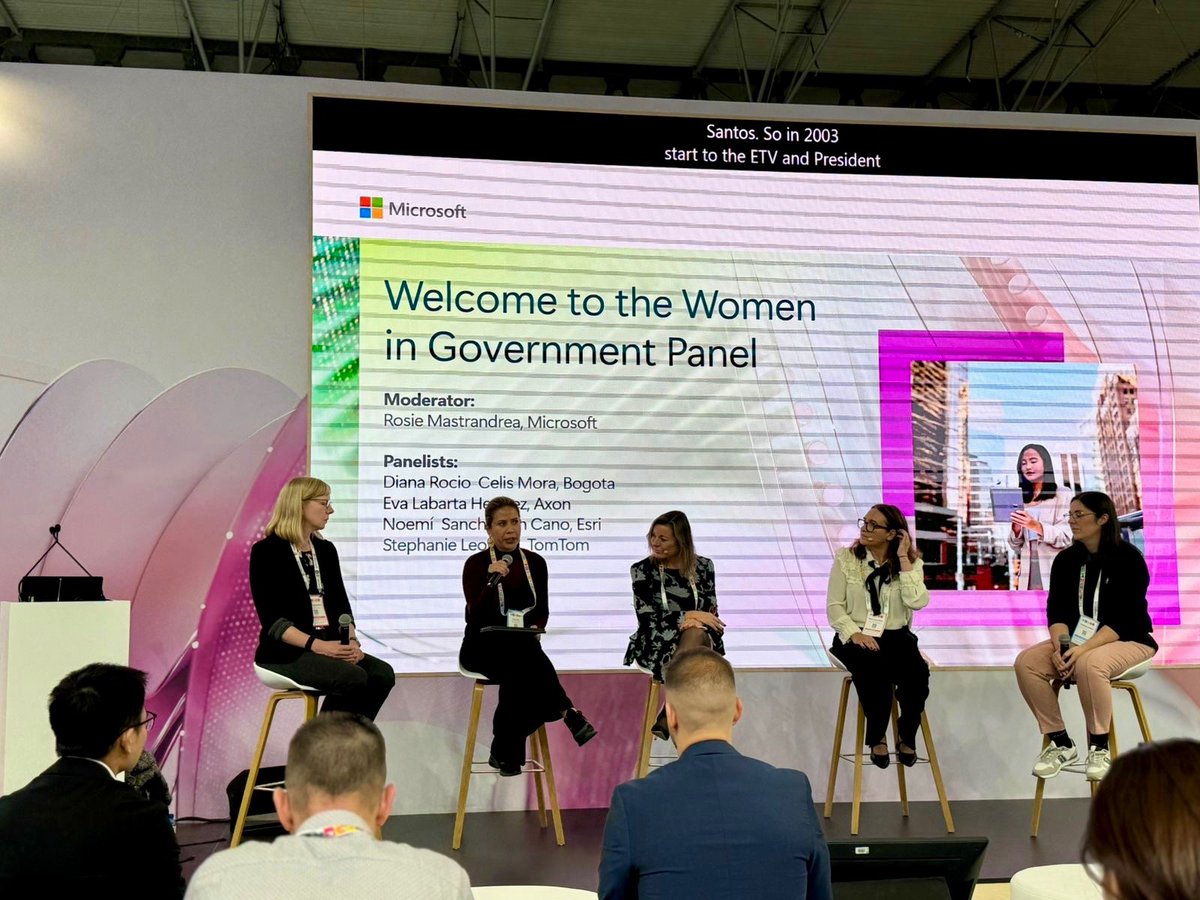 ¡Las mujeres hacen parte del <a href="/SmartCityexpo/">Smart City Expo World Congress</a> 2024!🤩🦾

Nuestra Consejera TIC <a href="/diancelm/">Diana Celis Mora</a> participó en el panel 'Mujeres en el Gobierno' de Microsoft, en el que destacó la importancia de construir entornos seguros, incluyentes y equitativos dentro del sector TIC.