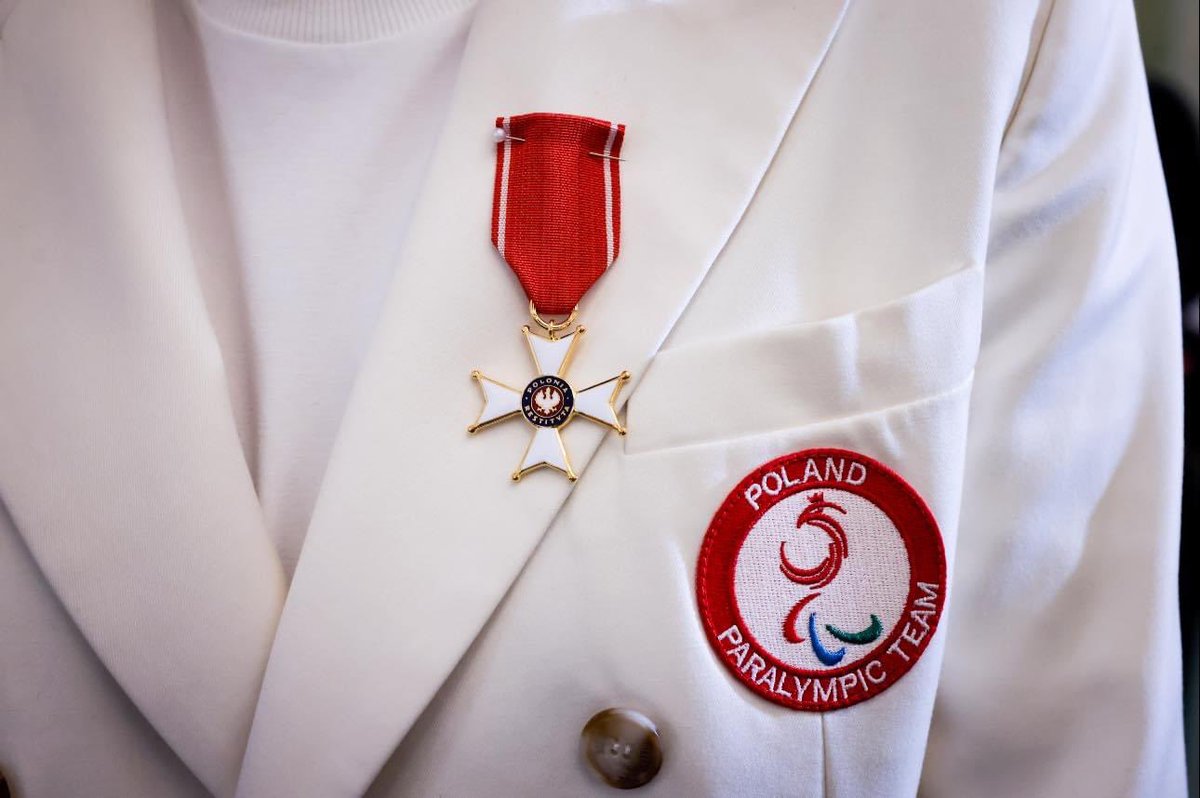 W Pałacu Prezydenckim odebrałem KRZYŻ OFICERSKI ORDERU ODRODZENIA POLSKI za moje osiągnięcia w Paryżu. Miałem także zaszczyt podziękować Panu Prezydentowi <a href="/AndrzejDuda/">Andrzej Duda</a> w imieniu polskich paralimpijczyków za wsparcie, które motywuje nas do dalszej walki.

Dziękuję. 🤍❤️