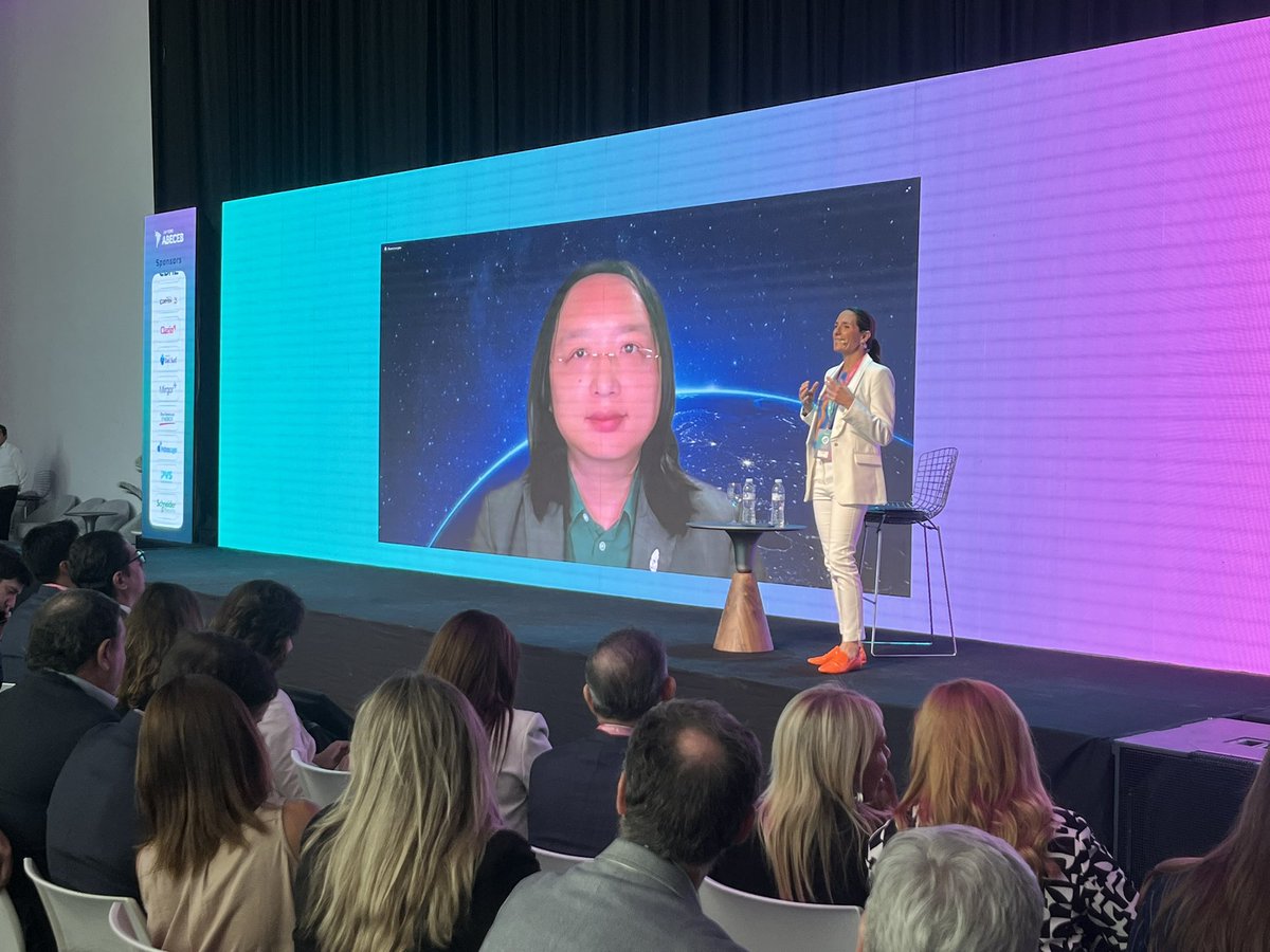 Great to see <a href="/audreyt/">⿻ Audrey Tang 唐鳳</a> “back” in BA at the <a href="/abeceb/">ABECEB</a> forum to talk about <a href="/pluralitybook/">⿻ 數位 Plurality</a> with Latam CEOs and Head of States. 
“Digital Democracy is not about technology but trusting the people! “
Healthy reminder in this crucial Tuesday. 
Thanks <a href="/RadxChange/">RadicalxChange</a>