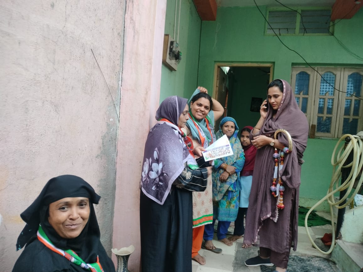 SumaiyaInc's tweet photo. DAY 4,Door to door campaigning done in ward no:23 channapatna by election https://t.co/vJ9DhAqyWh