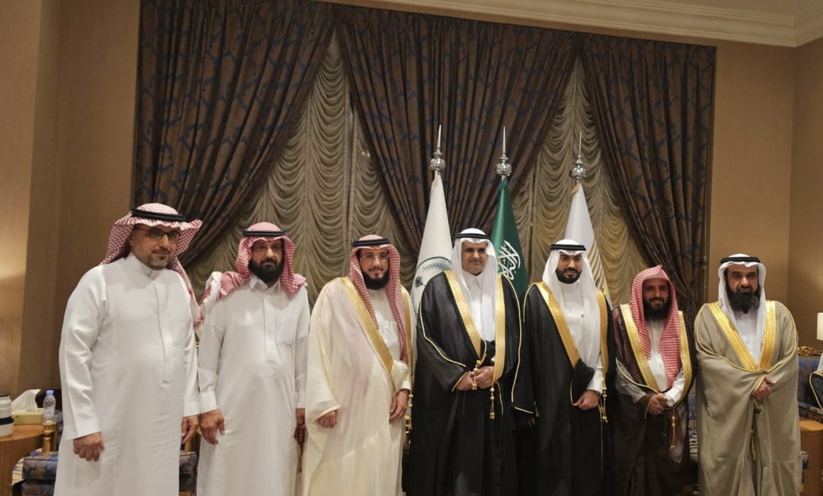 سعدنا هذه الليلة بحضور زواج الشاب/ أسامة بن حمد العجلان على كريمة أخينا الدكتور/ وليد بن عبدالله الروساء، جعله الله زواجاً مباركاً، ووفقهما لسعادة الدارين، ورزقهما الذرية الطيبة.