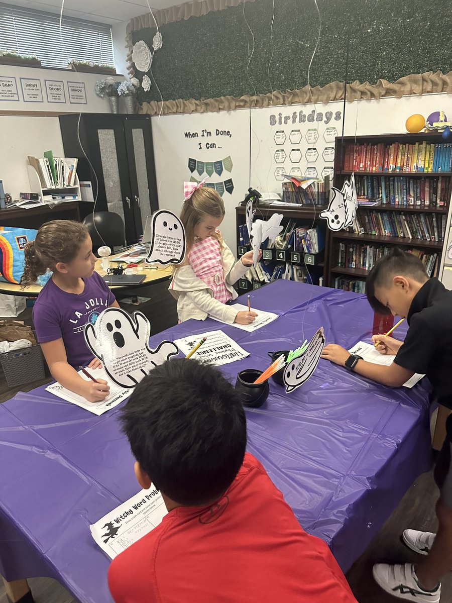 Learning and high quality instruction is always the focus! Even on 🎃 Halloween 👻 Teachers who go above and beyond is part of that #WestUmagic 🪄 @HISDCentral