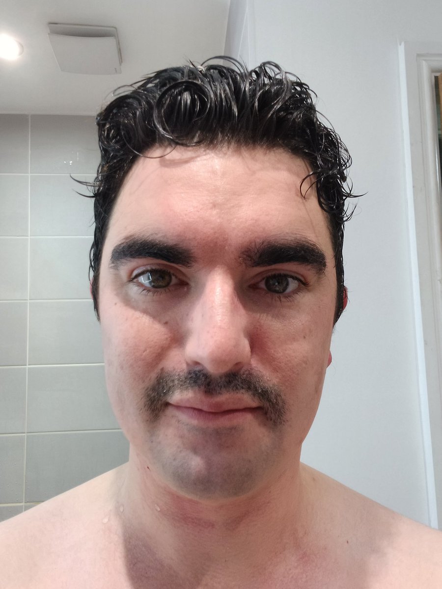 Day 5 of the mo! Donations massively appreciated!! MoSpaceSharing 
 uk.movember.com/mospace/145879…