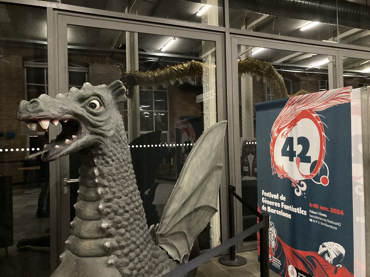 RicRuizGarzon's tweet photo. Ja el tenim aquí! 🎉🐉🧟‍♀️ Tot a punt per al #festival42bcn 

Inaugurem demà dimecres a les 16.00 amb i ja no parem fins diumenge. https://t.co/4XW3yOESF9