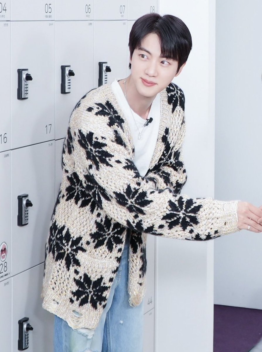gallerynamjin's tweet photo. COPY &amp; REPLY❕

SUPERSTAR JIN ON SALON DRIP
#JinxSalonDrip https://t.co/k0z6SSbEdj