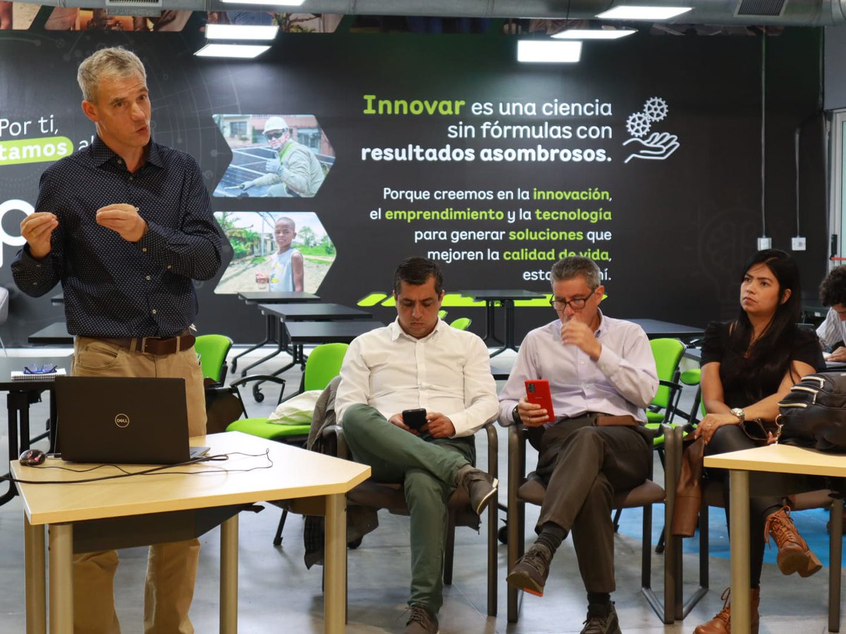 Hoy estuvimos en <a href="/Ruta_N/">Ruta N</a> conversando sobre “Transiciones gemelas en Medellín: convergencia de la digitalización y la sostenibilidad verde” con el <a href="/hublayctip/">HUBLAYCTIP</a> para explorar las oportunidades de la integración de tecnologías digitales y sostenibles en la transformación de Medellín