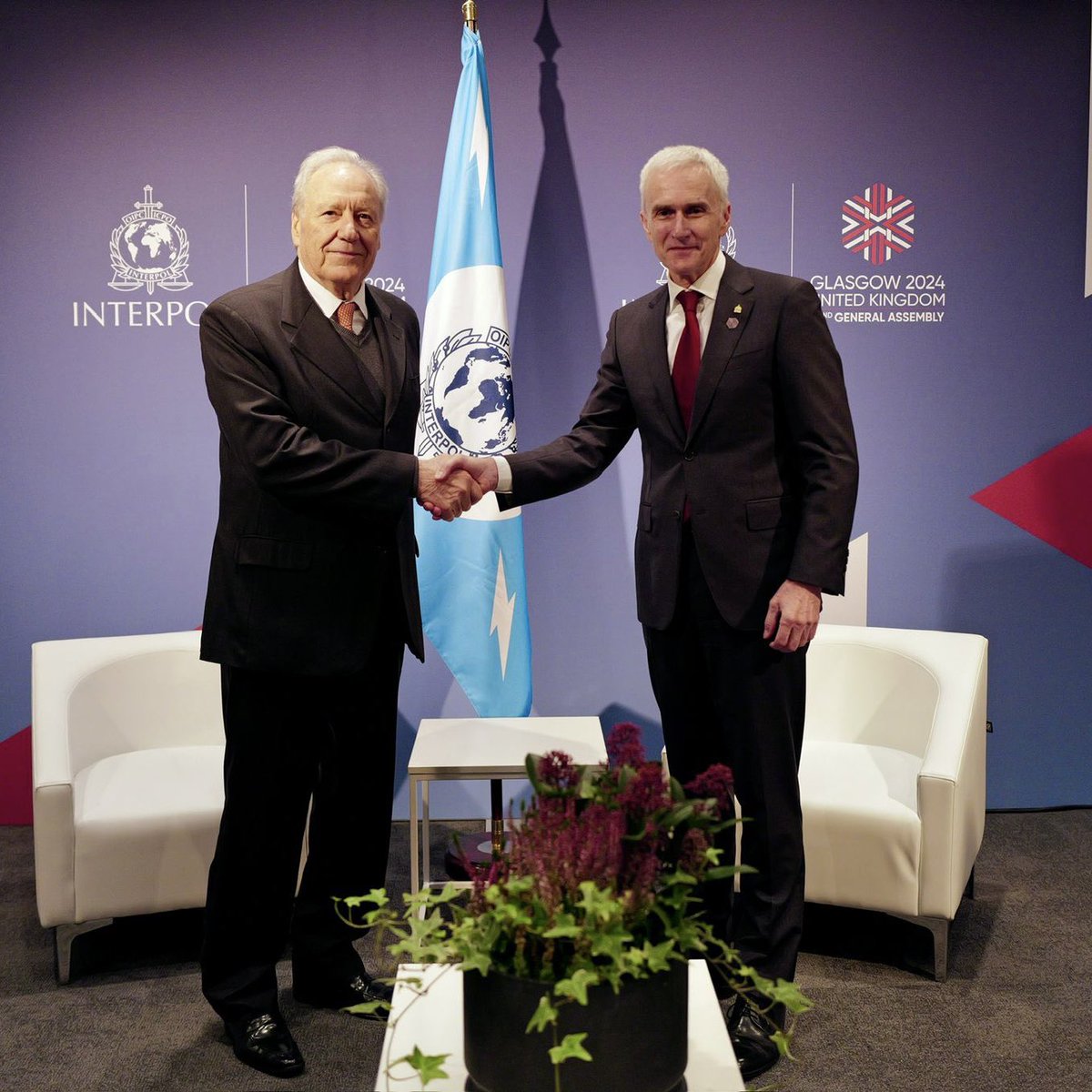 INTERPOL_SG's tweet image. Delighted to meet with Brazil’s Minister of Justice and Public Security, Ricardo Lewandowski at the #INTERPOLGA.

Brazil 🇧🇷 has long supported regional and global law enforcement coordination in tackling environmental and other transnational organized crimes.