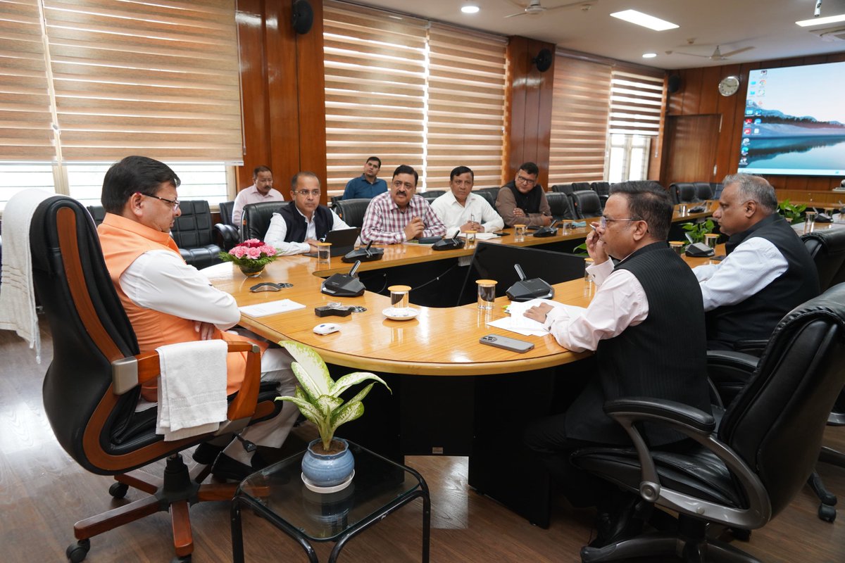 htTweets's tweet photo. #InPics | Chief Minister Shri #PushkarSinghDhami said that the state establishment programs will be celebrated with simplicity. The Chief Minister has taken this decision due to the bus accident in #Marchula https://t.co/3cRgGnIM7Y