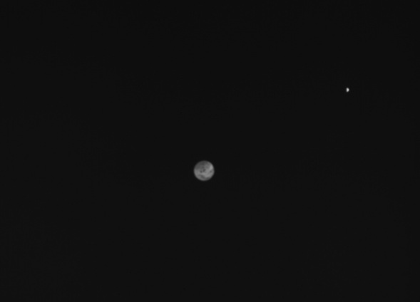 NataliaVartan's tweet photo. Esta maravillosa imagen de la Tierra y la Luna fue captada por la nave espacial Hera, de la Agencia Espacial Europa, a mediados de octubre, cuando se encontraba a unos 1,4 millones de kilómetros de distancia.

Qué pequeñitos somos, ¿verdad?

📸 ESA/JAXA https://t.co/CFGlXFOq5B