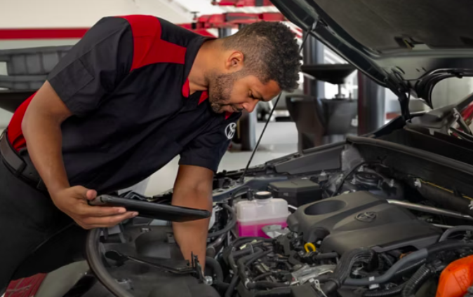 Time for an oil change? Don't put it off.

Oil keeps your engine happy by lubricating parts and providing necessary cooling. No oil in your engine = bad day for you and your car.