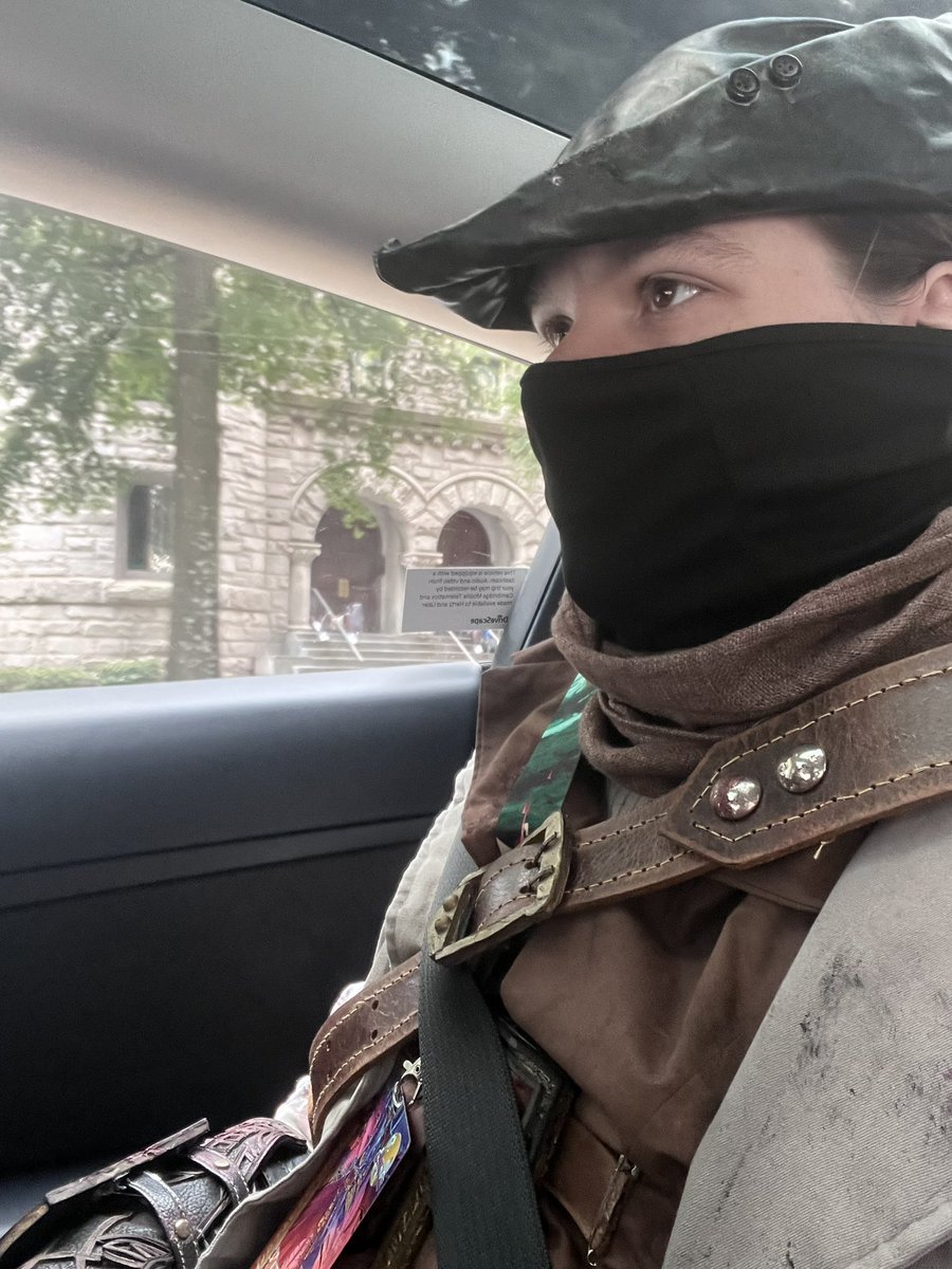 SunlightCosplay's tweet image. Ever since I ate that 1/3 cord things have been weird.. Just left the Taco Bell drive thru and the dude said “have a great one”.. how did he know?