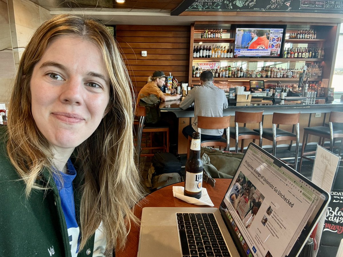 vailkoyo's tweet image. libbed out so hard for 5 days knocking doors in Pennsylvania I’m now drinking a Miller Lite &amp;amp; watching Fox News at the Scranton airport on my way home to Texas 🤠