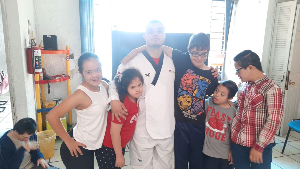lacasadown's tweet image. Con orgullo hoy compartimos que nuestro alumno Juan Arturo  va a Corea representando a México en Tae Kwon Do
¡FELICIDADES!
Mucha suerte y estamos muy orgullosos de ti.

#LaCasaDown #LCDG #sindromededown #taekwondo #corea #orgullo #escuela #educacion #education #school #trisomia21