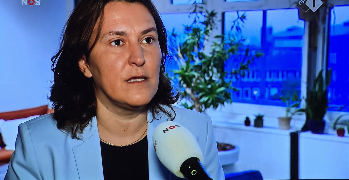 marcelbar8's tweet photo. Terechte kritiek in TK over de begroting van #Faber die nu al forse bezuinigingen inboekt op de IND in de hoop dat de asielinstroom afneemt. Terwijl achterstanden bij de IND oplopen (!) Katie Piri heeft gelijk: dit is wanbeleid met als doel meer chaos. #nosjournaal #asieldebat https://t.co/NBdNxImUtB