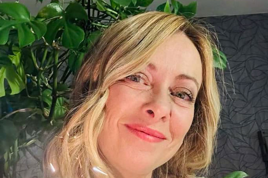 GiancarloDeRisi's tweet photo. Sassari, finti #videohard col volto di #GiorgiaMeloni.
Al via il processo contro il 40enne accusato di aver realizzato e diffuso in rete immagini che ritraevano corpi di attrici porno col viso della presidente del Consiglio.
La premier sarà sentita da remoto come persona offesa https://t.co/gDNJTzhfZT