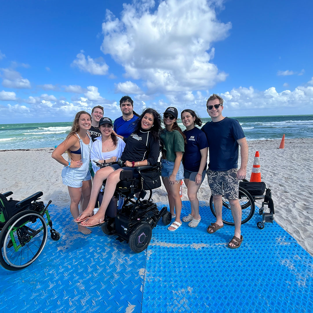 FIUMedicine's tweet image. Our med students teamed up with the Sabrina Cohen Foundation for Adaptive Beach Day 🏖 This amazing program gives people with disabilities, veterans, kids with special needs, and the elderly the chance to access the beach and ocean.  
@SabrinasBeach
#FIUMed #AdaptiveBeachDay