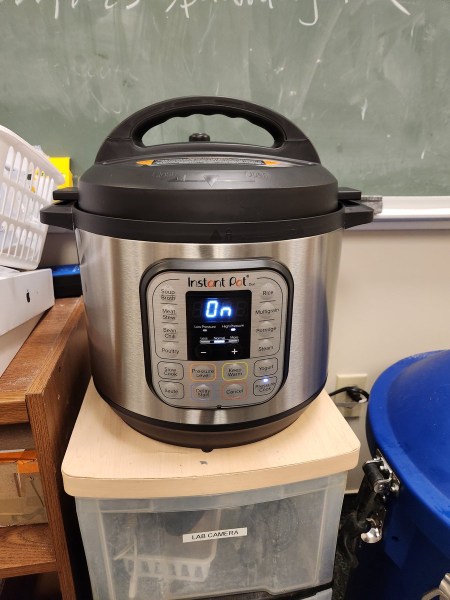 Dr. Blake Ushijima (@vibriosoup) on Twitter photo Still the best "benchtop autoclave" when you're in a pinch 😅
journals.plos.org/plosone/articl… Still the best "benchtop autoclave" when you're in a pinch 😅
journals.plos.org/plosone/articl…