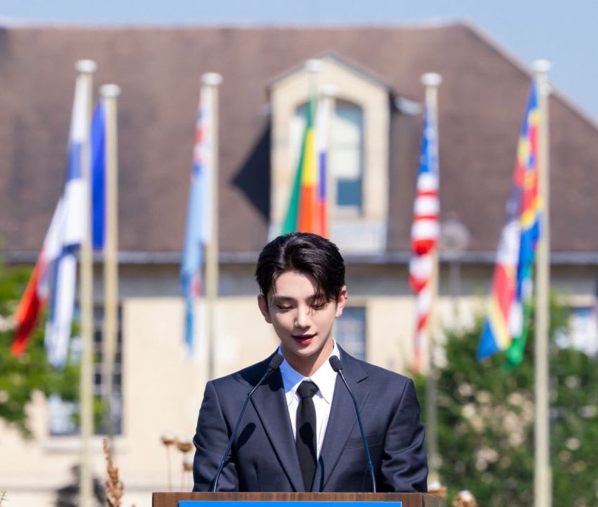 lovebotshua's tweet image. OH WE KNOWWWWWW JOSHUA HONG MY PRESIDENT!