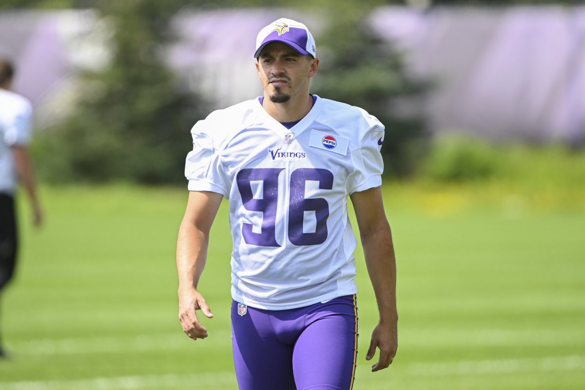 Mike Garafolo (@mikegarafolo) on Twitter photo The #Vikings are signing free-agent K John Parker Romo, sources tell me and <a href="/TomPelissero/">Tom Pelissero</a>. A former undrafted free agent with the #Saints, Romo was with Minnesota this offseason. Now set to make his NFL regular-season debut with the team. The #Vikings are signing free-agent K John Parker Romo, sources tell me and <a href="/TomPelissero/">Tom Pelissero</a>. A former undrafted free agent with the #Saints, Romo was with Minnesota this offseason. Now set to make his NFL regular-season debut with the team.