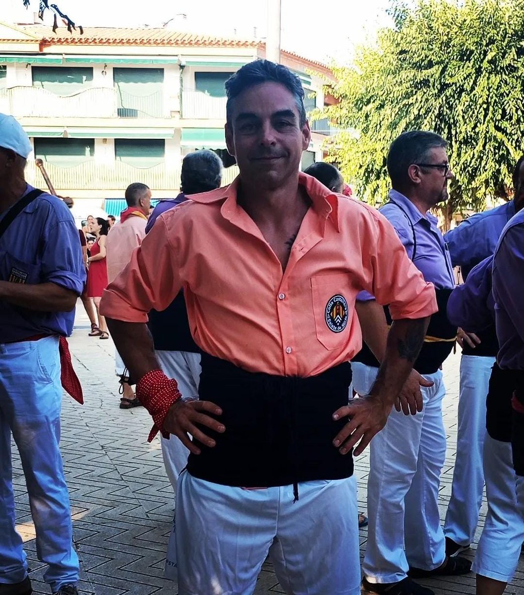 Un altre Salat ens deixa massa aviat. Una forta abraçada a la família i amics! Que la terra et sigui lleu Iván! 🧡