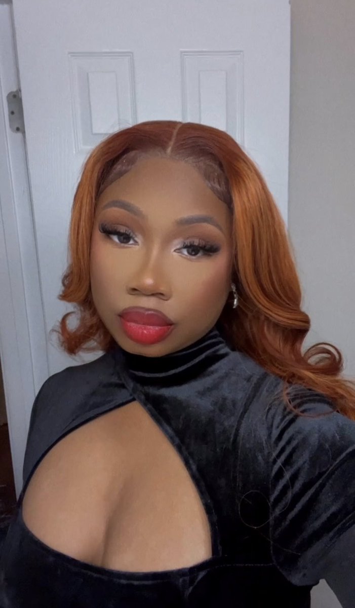 _chelless's tweet image. You know a main character when you see one 🖤