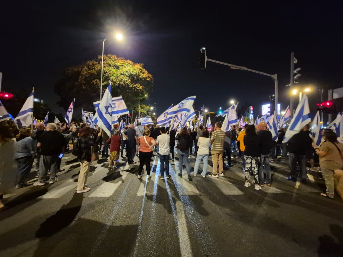 הרצליה העיר חסימת כבישים - 
מטה המאבק הדמוקרטי בהרצליה