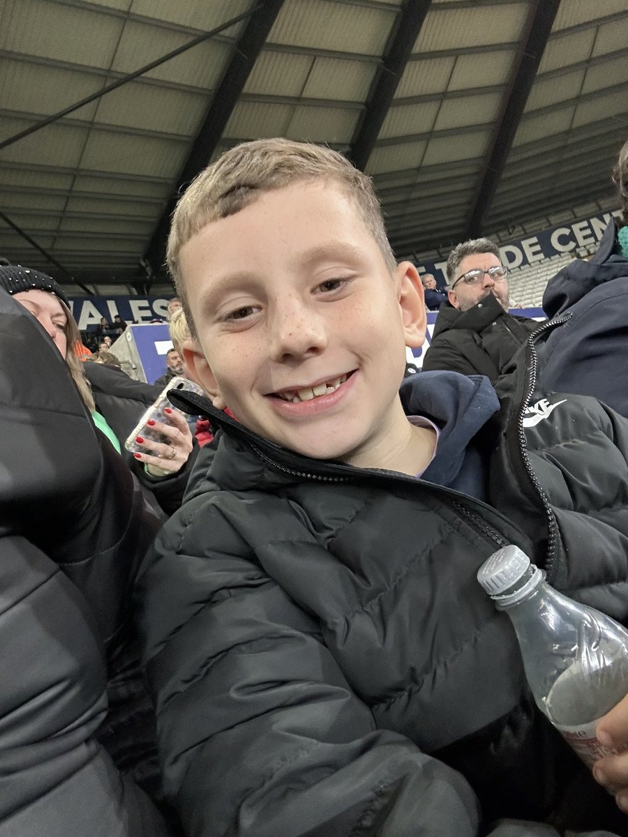 jamespoulton16's tweet photo. Come on Swans 🦢 #swansmatchday https://t.co/ZCJLsbRg0R