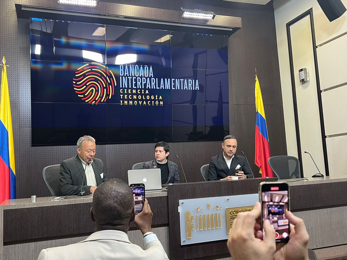 Andrés Guzmán Ayala⚡ tweet media