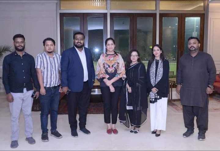 La_Zohaib's tweet photo. As Chairman of Nojawanan-e-Muhajir, had a 
Great meeting with the amazing Managing Director Karachi Premier League  Hira Soomro ! Her vision for women's empowerment and societal progress aligns perfectly with our goals, especially the visionary CEO  KPL  Abdul Moiz Bin Zahid , who's bringing back the vibrant culture of Karachi.

#NojawananEMuhajir
#KPL
#Karachi
#WomenEmpowerment
#CulturalRevival

#JiyeMuhajir