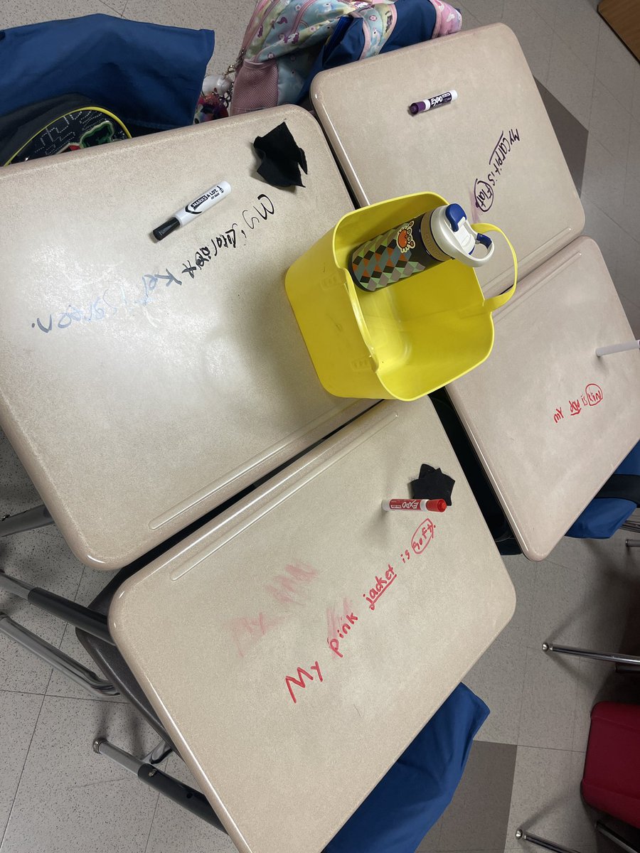 iperaltaAISD's tweet photo. Great idea! Students using their desktop to write sentences and identify the adjective. #writingeverywhere @MarkTwainAISD https://t.co/VONLwvunHO