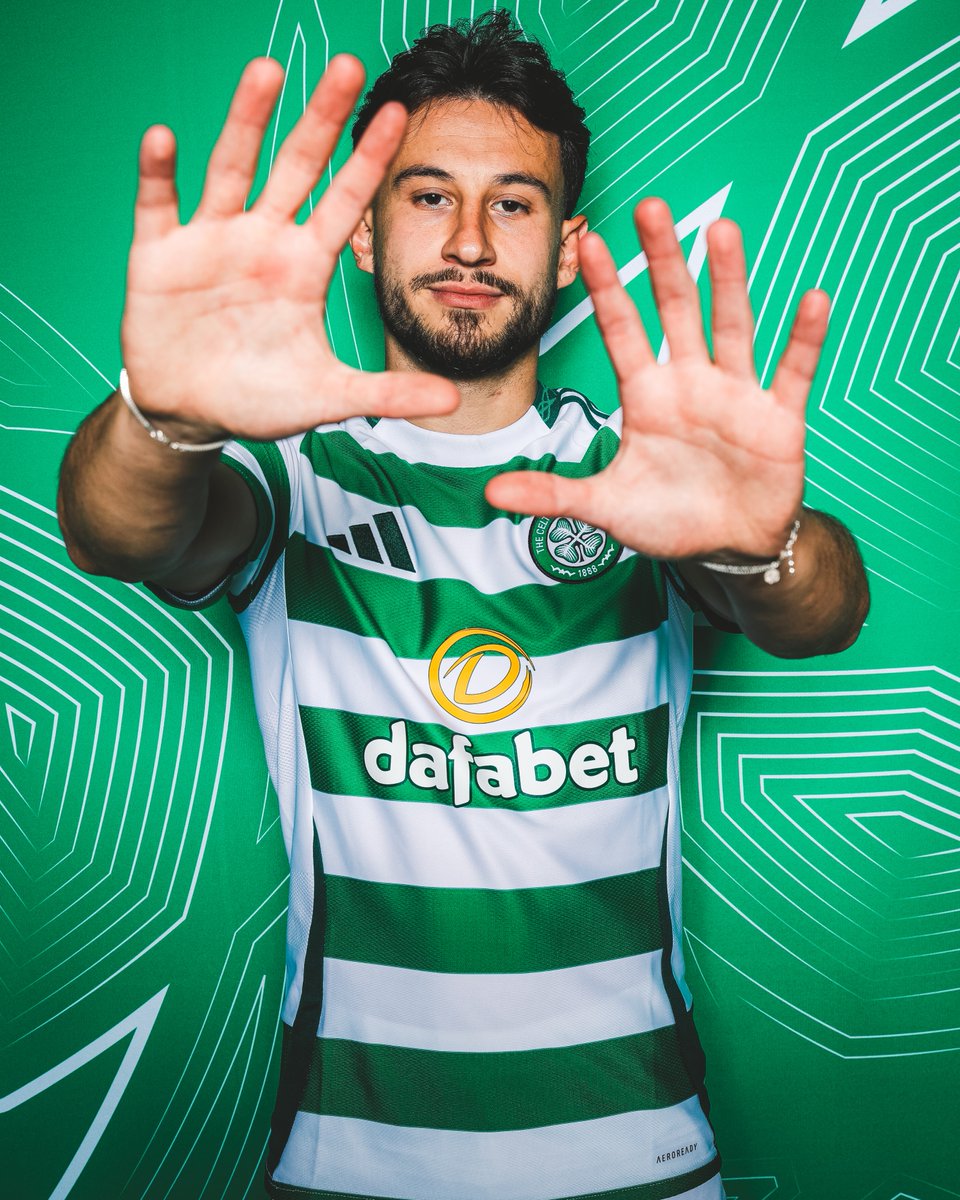 45+1' - GOAL CELTIC!! 
 
🙌 NICOLAS KÜHN AGAIN!! 
 
Follow the action live on our Match Centre 📲 celticfc.com/match 
 
️🟩2️⃣-1️⃣🟦 
 
#CelticLeipzig | #UCL | #CelticFC🍀