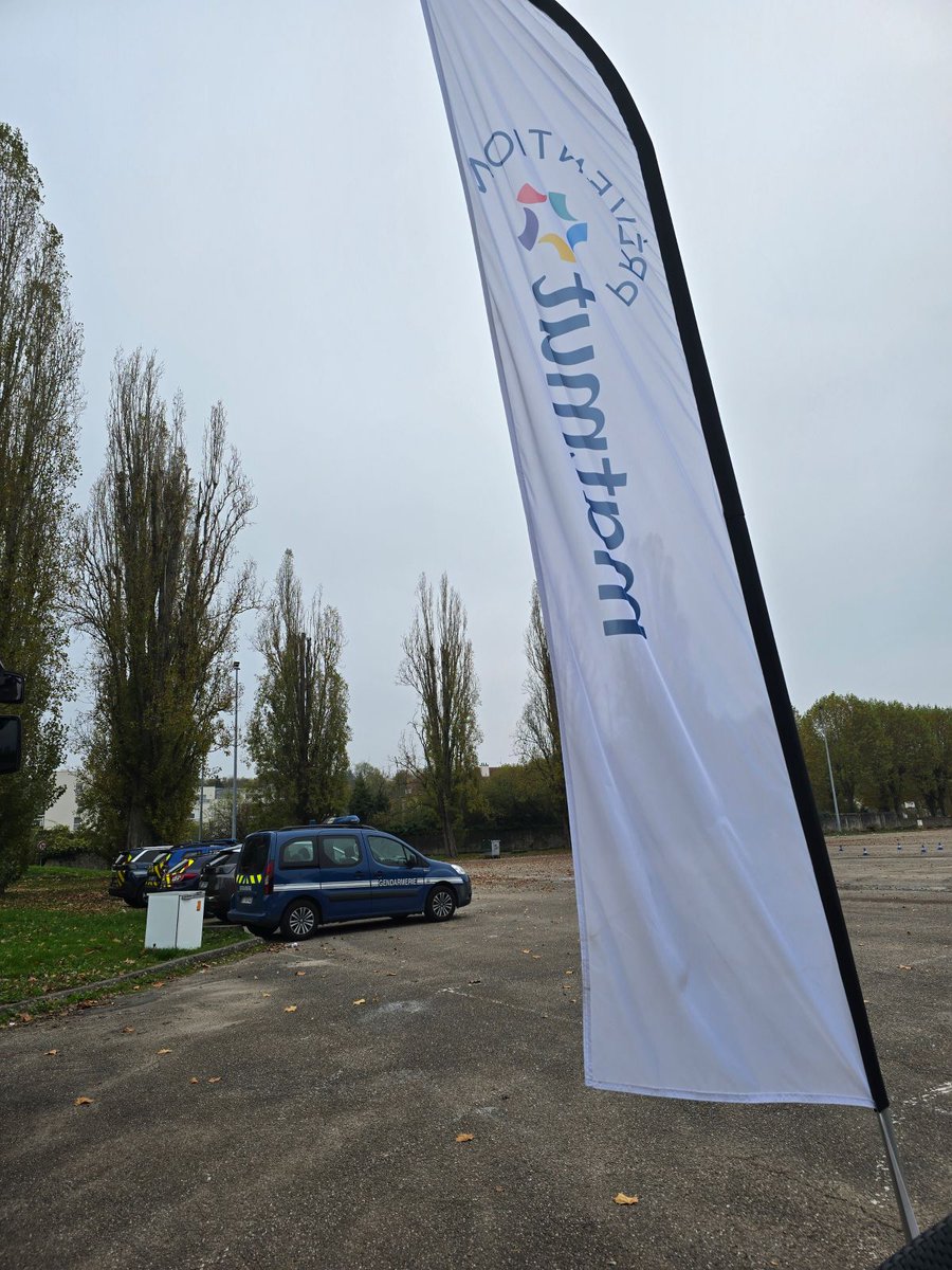 Jour 1/3
C'est avec grand plaisir que nous recevons 12 gendarmes pour une formation théorique et pratique sur les dérapages et freinages d'urgence. Dans nos régions et avec leurs activités c'est une nécessité.
<a href="/Matmut/">Matmut</a> 
<a href="/Gendarmerie/">Gendarmerie nationale</a>