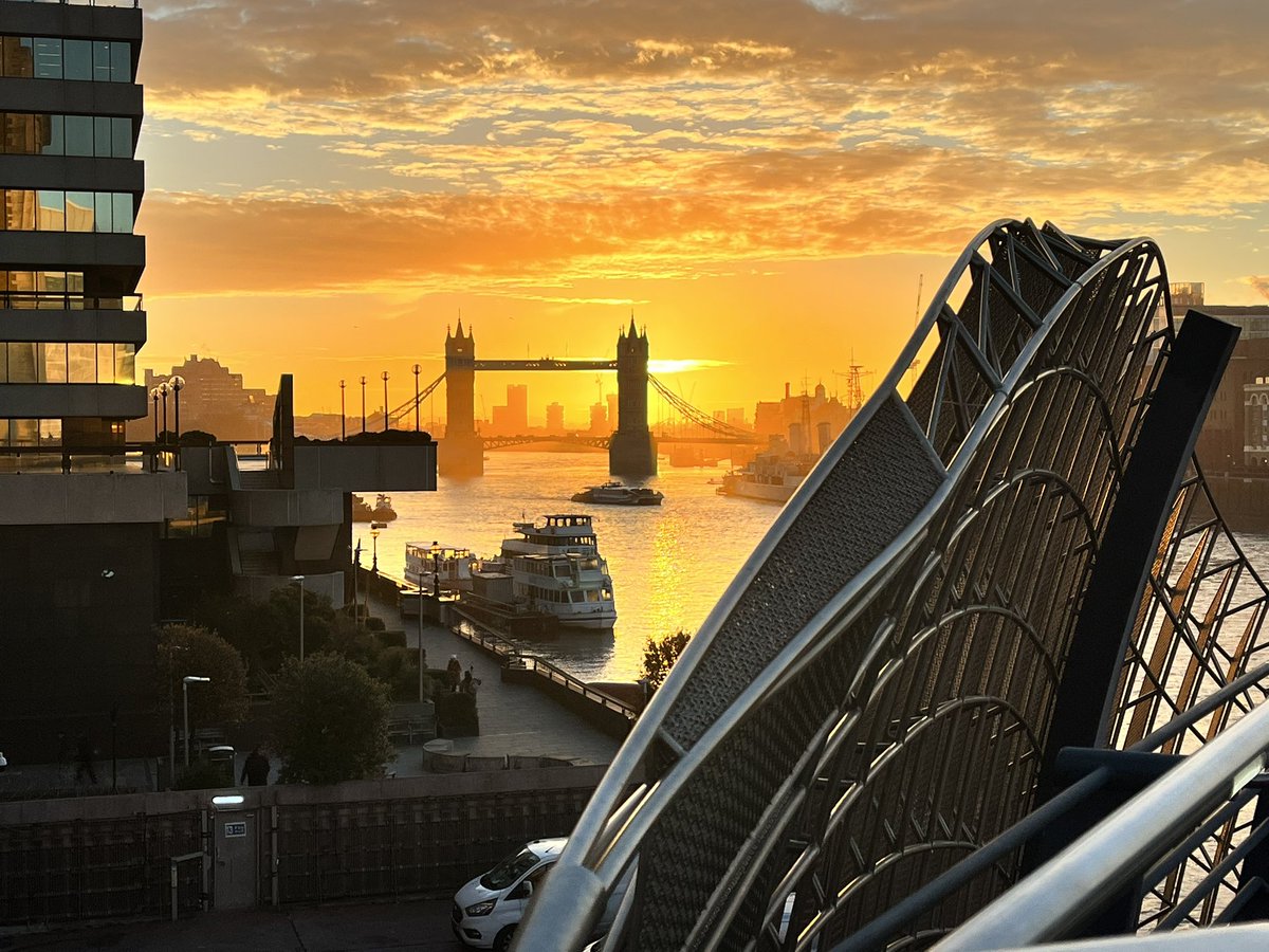<a href="/Nick_Pettigrew/">Nick Pettigrew</a> May not be my best but it’s up there for the fact it looks so gorgeous that it should be AI. The view from London Bridge in the early morning.