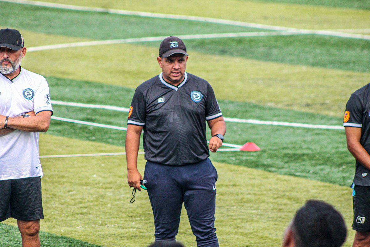 Anzoategui_FC's tweet photo. ⚽ | ¡Enfocados desde ya!

🔜 𝙎𝙀𝙈𝙄𝙁𝙄𝙉𝘼𝙇𝙀𝙎

#LaNuevaEraDelFutbol #SomosAnzoategui 🔵 https://t.co/6bBPeJNbW3