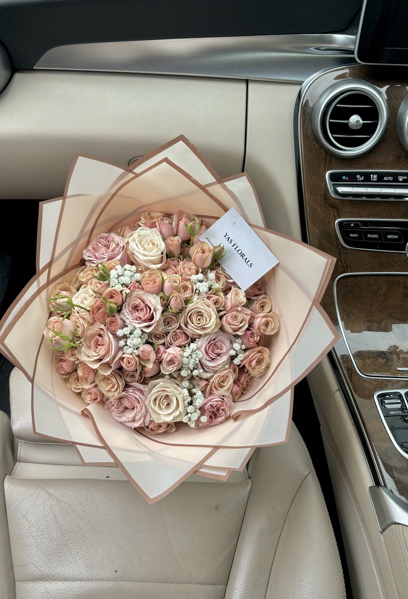 yasflorals's tweet photo. Beige🫶🏼🫶🏽🫶🏾 https://t.co/iaoGb7BEZ0