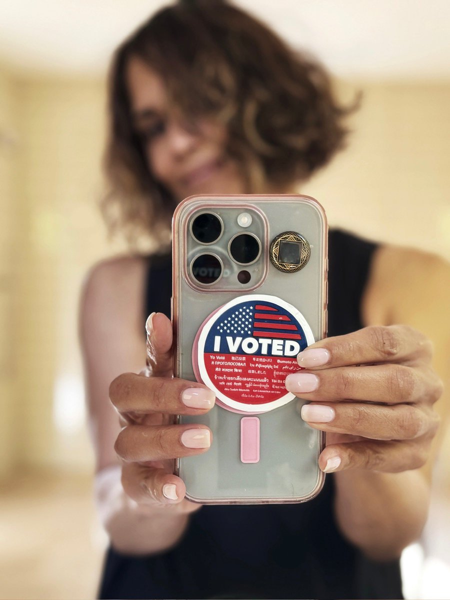 I hope you all exercised your fundamental right to vote and have your voice heard today! I DID! 🗳️ 🇺🇸