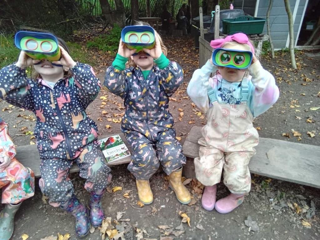 PreMilford's tweet image. We are enjoying our donated binoculars at Forest School and identification book to observe our friends the birds, so many sparrows, robins and blackbirds. We are feeding them seeds and fat balls, the children love to watch them eat @RSPB_Learning @Muddyfaces @NewForestSussed