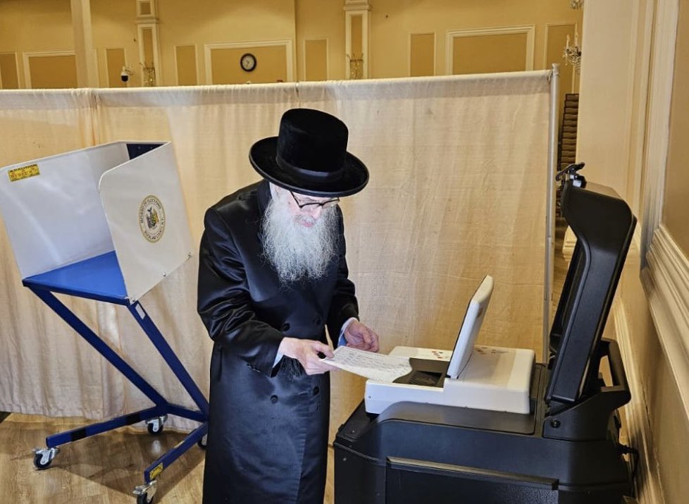 IHF_Heritage's tweet photo. Grateful for the leadership of Grand Dayan &amp; Posek Rabbi Yosef Yisroel Eisenberg of New Square! He casts his vote today in New Square, NY, demonstrating civic engagement. We appreciate his guidance! #JewishLeadership #Vote2024 #Leaders #Teachers #Grateful #AmericanPrivilege https://t.co/IgZI1bHtfB