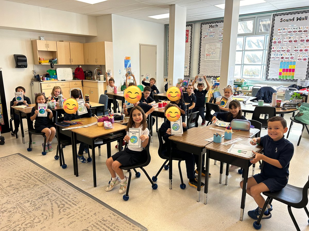 MrsJRak's tweet photo. We are learning about the beauty of The Creation Story🌎 Ask us to read our own booklets tonight at home! #HCDSBbelieve @HCDSB https://t.co/TNXbbeKkVb
