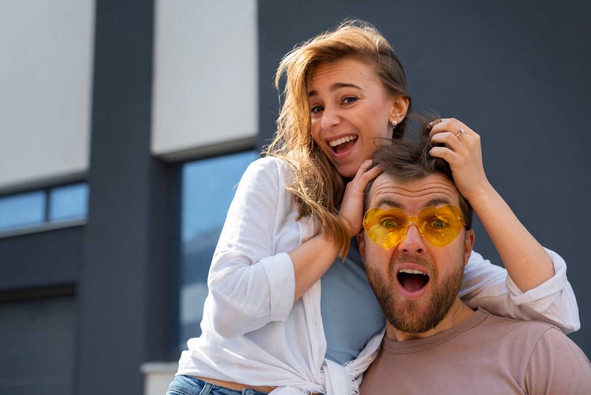 GrandesLogr0s's tweet photo. Descubre cómo el sentido del humor se ha convertido en un factor esencial para mantener relaciones de pareja saludables y felices en tiempos modernos.
Relaciones modernas: ¿qué ha cambiado?
https://t.co/rJs5TNcy6M https://t.co/OBIIpMaJ8g