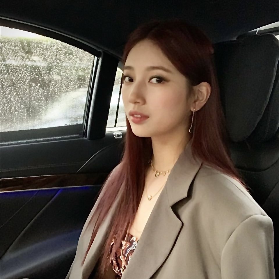 vija 𓃭 tweet media