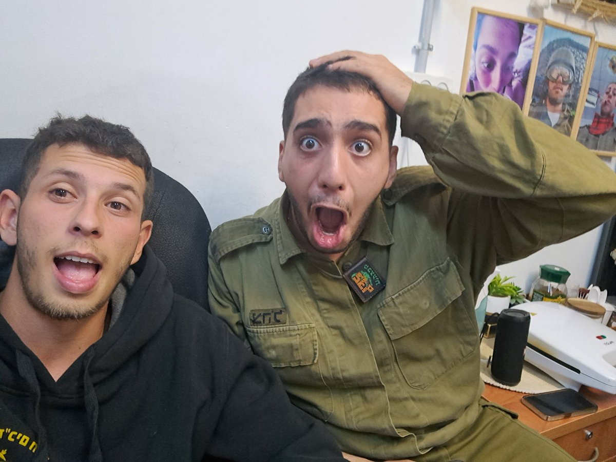 רועי tweet media