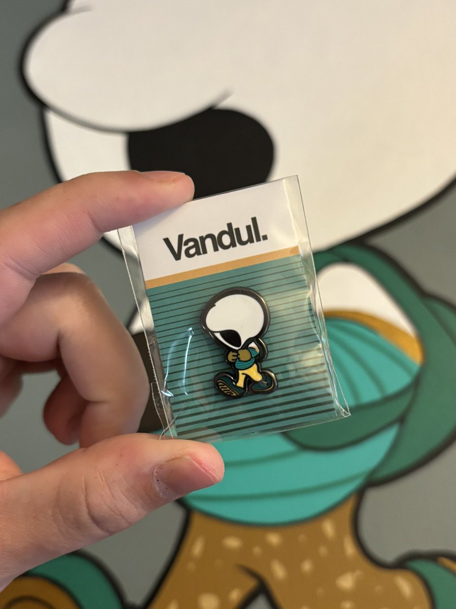 _vandul's tweet image. Pins have finally arrived! 🚬 we’ll have a few of these available in the store Friday 1pm ct for anyone interested ❤️ #enamelpin #pingame #pins #hardenamelpin #newport #apparel