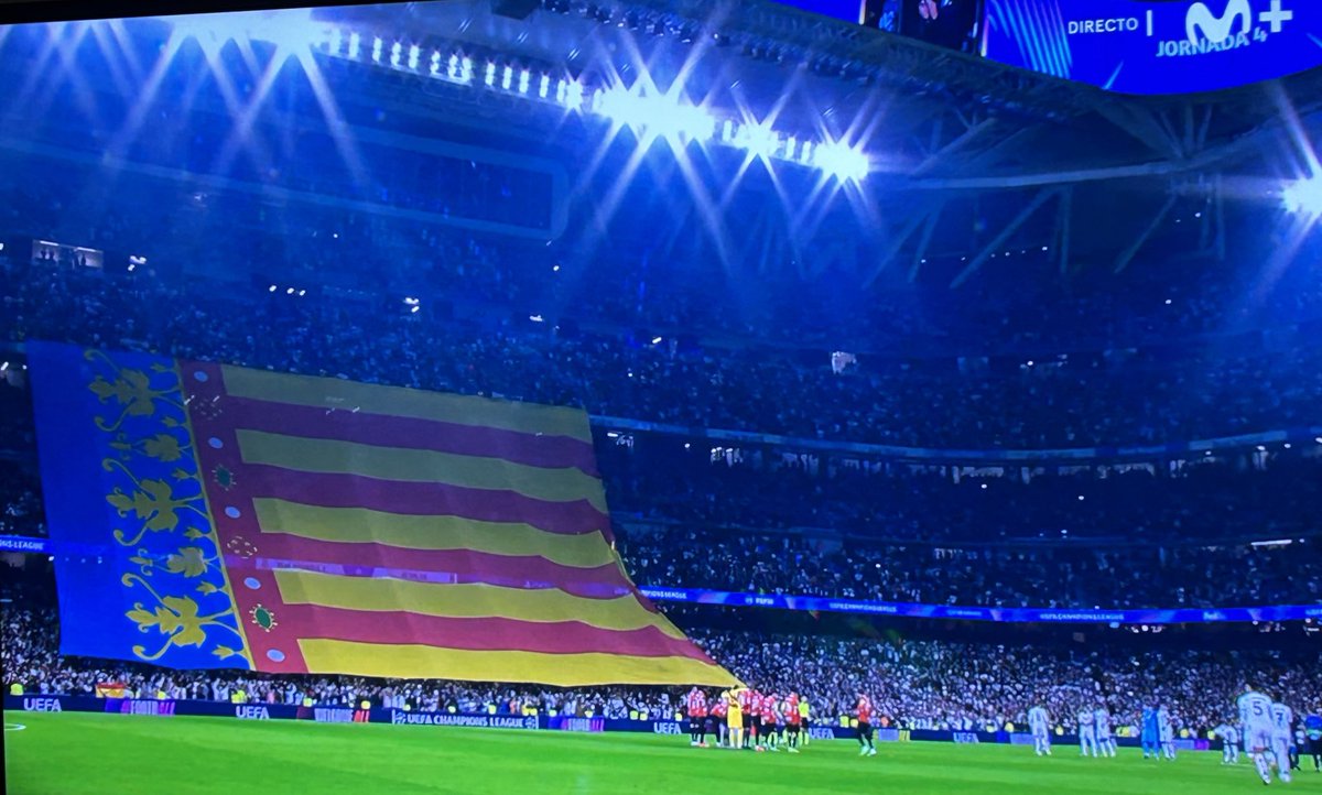 jorgeruve's tweet photo. Gracias por el gesto @realmadrid, y por poner el himno de la Comunitat. Gracias. https://t.co/ijWseqToz6
